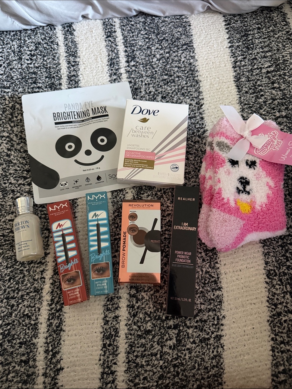Women’s Beauty Bundle of 8 Items!